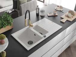 Mexen Matias granite sink 1.5-bowl with drainer and Aster kitchen faucet, white - 6502-20-73450-57-B