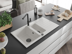 Mexen Matias 1.5-compartment granite sink with a drip tray and kitchen mixer tap Flora, White - 6502-20-670401-70-B