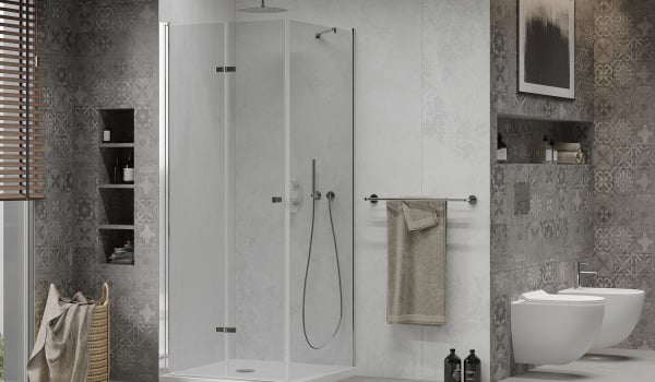 Oriental Bathroom with Shower Cabin